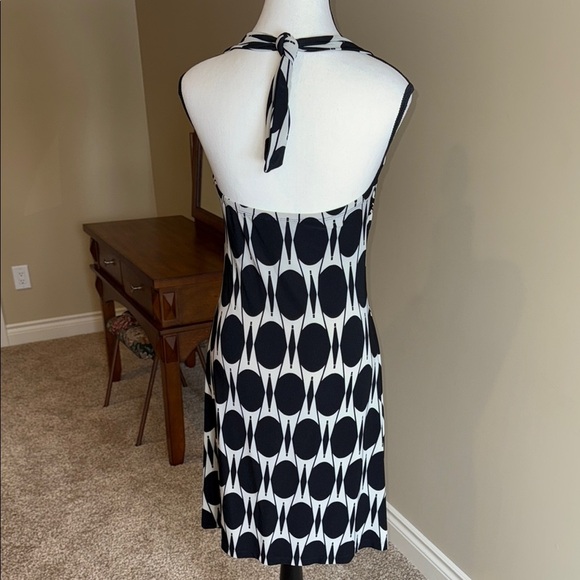 Stylish Black and White Halter Dress - Picture 6 of 11